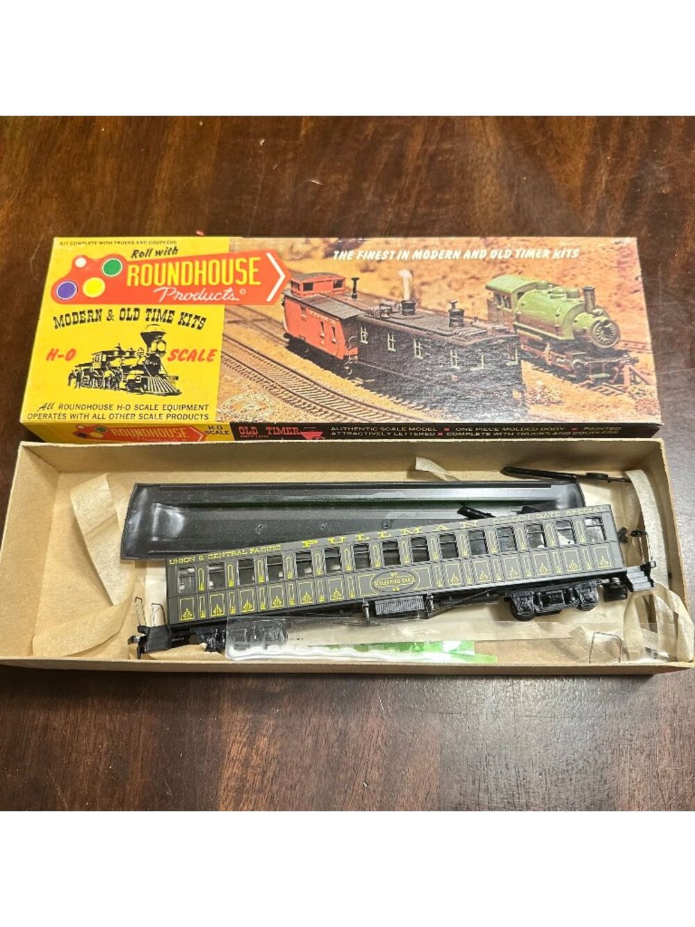 Roundhouse HO Scale 50 Pullman Baggage Kit Union Central Yellow & Black Model